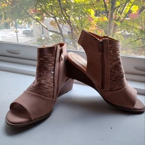 Torrid size 8w wedges